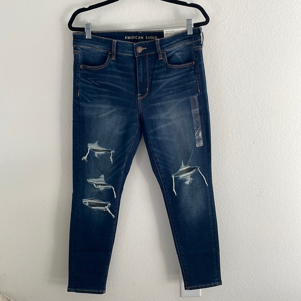 NWT American Eagle Ripped Jeans